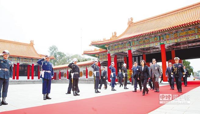 【米乐M6】戴思聪:不会埋怨郑嘉颖 郑嘉颖:一直保存着老师名表(图2) 米乐M6官方入口