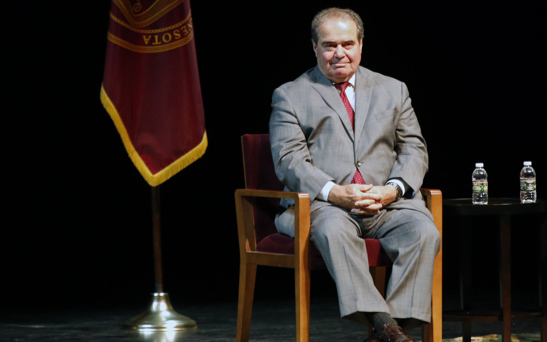 王晶怒斥香港反水货闹事者 称“人渣”“米乐M6官方入口”(图1) m6最新官网