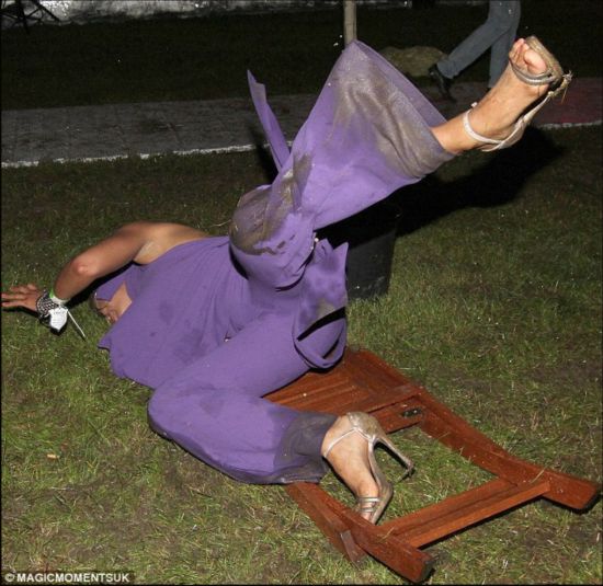 m6最新官网-梁静茹怀抱爱子母爱爆棚 身材恢复如初(图1) 米乐M6官方入口