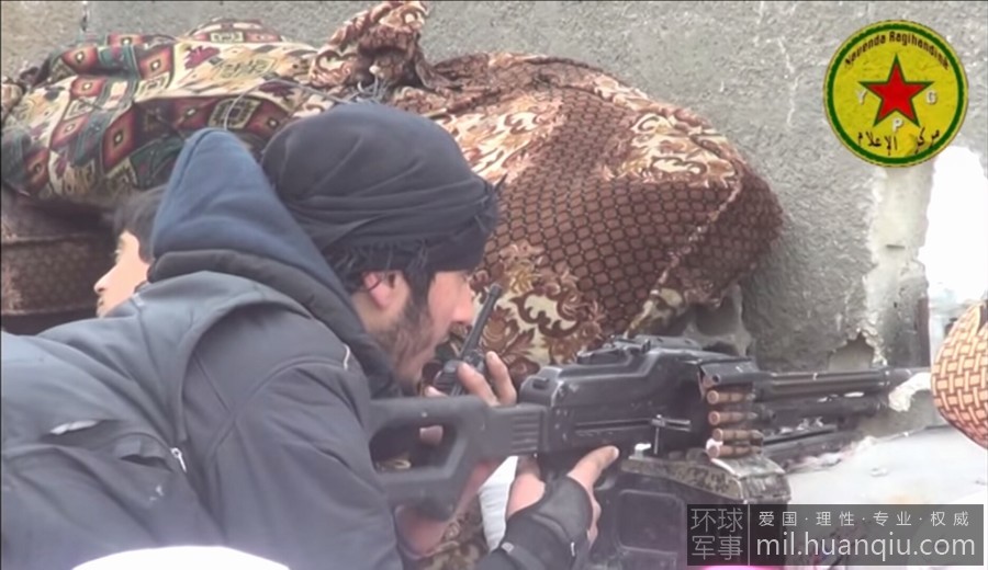 “米乐M6官方入口”周杰伦现身西安首家KTV造势 携方文山破不和传闻(图1) m6最新官网