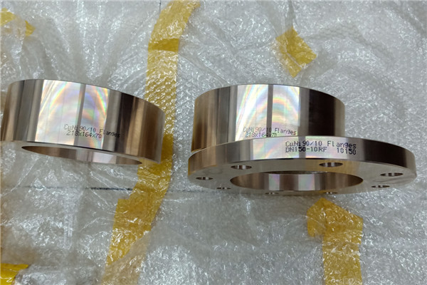 甄子丹父亲节晒合照 祝“孩子的英雄们”节日快乐“m6最新官网”