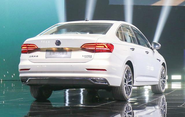 ‘m6最新官网’弗雷戴特38分率五人上双 上海大胜山西主场不败(图1) 米乐M6